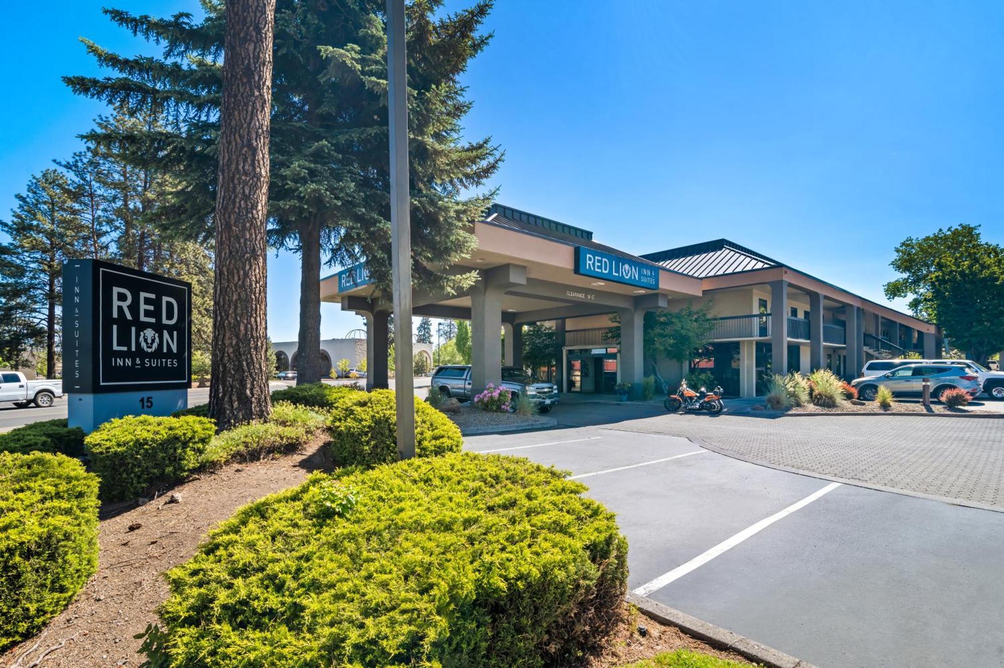 Red Lion Inn & Suites Deschutes River - Бенд Экстерьер фото