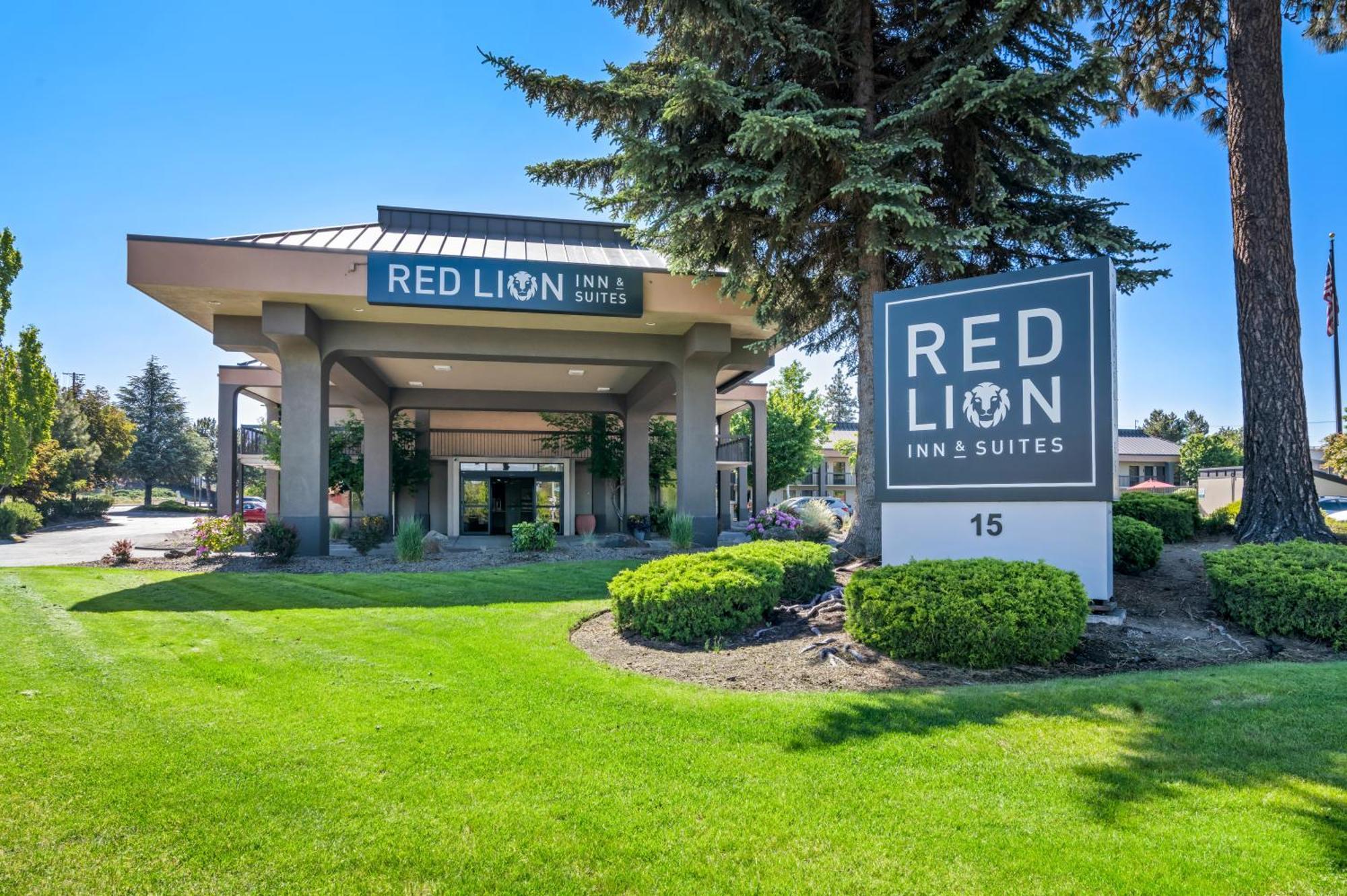 Red Lion Inn & Suites Deschutes River - Бенд Экстерьер фото