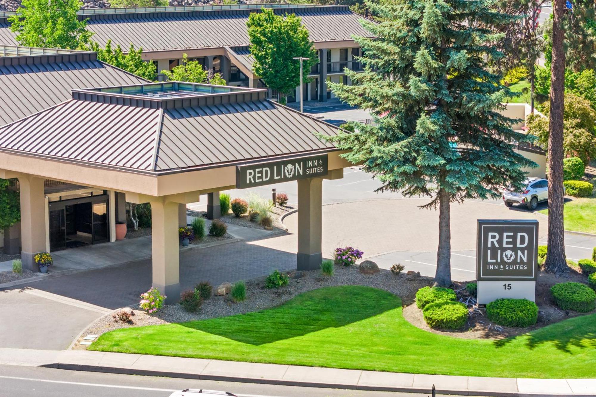 Red Lion Inn & Suites Deschutes River - Бенд Экстерьер фото