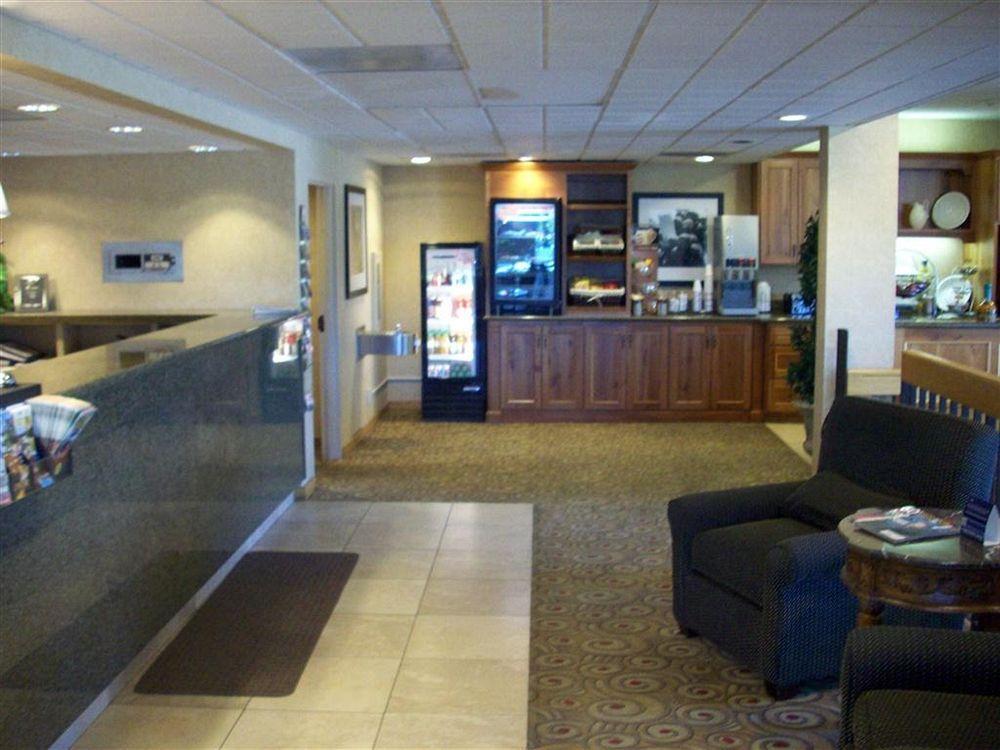 Red Lion Inn & Suites Deschutes River - Бенд Экстерьер фото