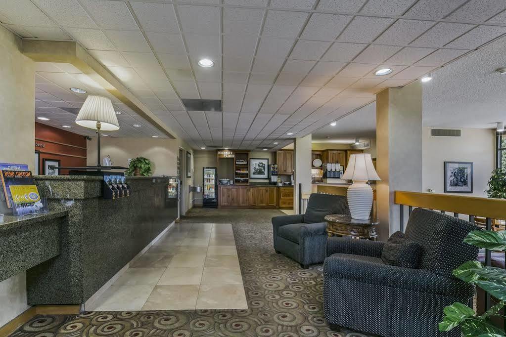Red Lion Inn & Suites Deschutes River - Бенд Экстерьер фото